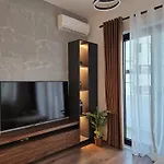 Deluxe Flat With Garden_tirana Διαμέρισμα
